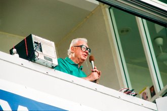 Harry Caray returns to Wrigley Field after illness - Pablo Martinez Monsivais for Chicago Sun-Times