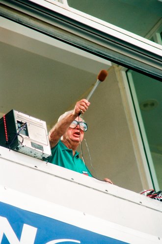 Harry Caray returns to Wrigley Field after illness - Pablo Martinez Monsivais for Chicago Sun-Times