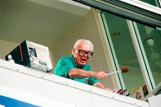Harry Caray returns to Wrigley Field after illness - Pablo Martinez Monsivais for Chicago Sun-Times