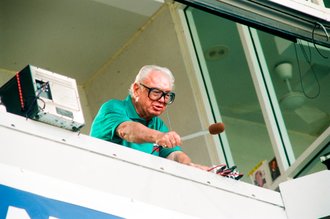 Harry Caray returns to Wrigley Field after illness - Pablo Martinez Monsivais for Chicago Sun-Times