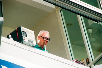 Harry Caray returns to Wrigley Field after illness - Pablo Martinez Monsivais for Chicago Sun-Times