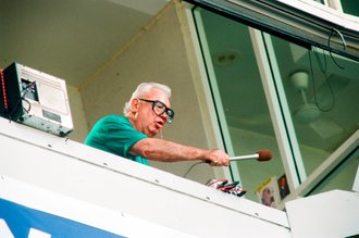 Harry Caray returns to Wrigley Field after illness - Pablo Martinez Monsivais for Chicago Sun-Times