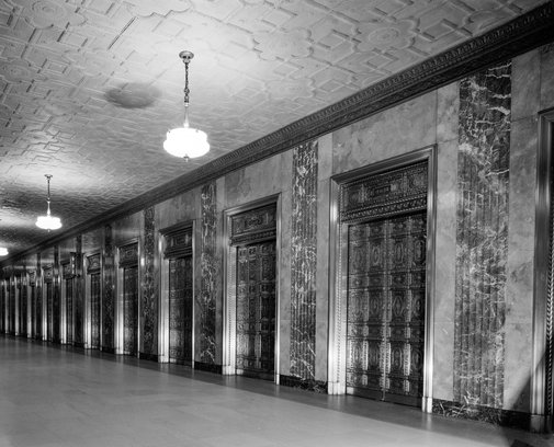 Chicago Bank Building - Trowbridge, Raymond W., 1886-1936
